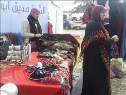 بيت البادية يعرض المشغولات اليدوية والزي البدوي بمعرض الكتاب