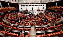 البرلمان التركي يصادق على بقاء القوات البحرية في خليج عدن وبحر العرب