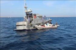 القوات البحرية تنقذ 12 سائحًا وطاقم يخت سياحي من الغرق بالغردقة