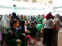 وقفة لمعلمي مدرسة في المنيا بسبب عدم صرف رواتبهم