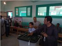 «نقيب الفلاحين» يدلى بصوته في الانتخابات الرئاسية بالإسكندرية