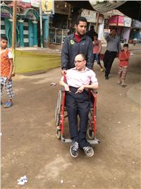 مصر تنتحب| سامح صبري يتحدى إعاقته ويدلي بصوته على كرسي متحرك