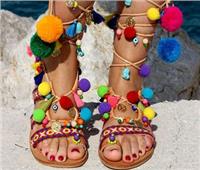 «حذاء البحر » بألوان الطيف موضة 2018