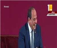 «السيسي» ممازحا وزير البترول: المصريون بيرقصوا كيكي.. يا طارق زود البنزين