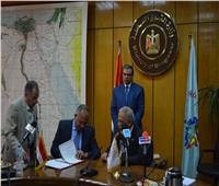 «سعفان» يشهد توقيع اتفاقية لصرف علاوة 10% لـ74 مصنعا بالإسماعيلية