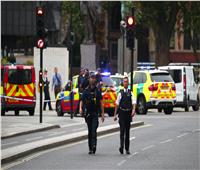 صور| اصطدام سيارة بحاجز أمام البرلمان البريطاني