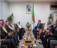 رئيس الحكومة الجزائرية يستقبل أمين رابطة العالم الإسلامي