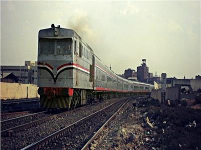 «حتاتة» يكشف عن تفاصيل رحلة غسل وتنظيف قطارات السكة الحديد