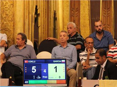 محمود حميده يزور لاعبي البليارد في بطولة العالم بالأهرامات