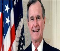 صور| وصفوه بـ«الكحيلان»..هكذا نعى الكويتيون جورج بوش «الأب»