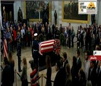 بالفيديو| جثمان جورج بوش الأب في مبنى الكابيتول بواشنطن