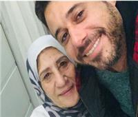 أحمد السعدني يوجه رسالة لوالدته في عيد ميلادها 