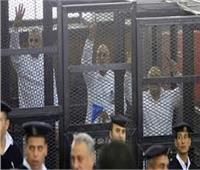 تأجيل إعادة محاكمة بديع وآخرين بـ«اقتحام قسم العرب» لـ17 يناير 