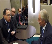 خلال مؤتمر «دافوس».. تونى بلير يشيد ببرنامج الإصلاح الاقتصادي المصري
