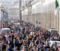 الجزائر تشهد أضخم موجة تظاهرات... والأمن يغلق الطريق للبرلمان والحكومة