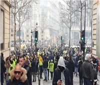 صور|السترات الصفراء..أعمال تخريبية وتظاهرات عنيفة تعصف باستقرار باريس