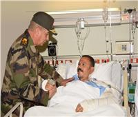 وزير الدفاع يزور المصابين والمرضى بالمستشفيات العسكرية