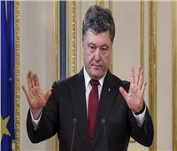 الرئيس الأوكراني يقتحم قناة تلفزيونية مؤيدة لمنافسه ويدعوه لمناظرة