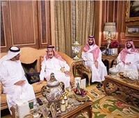 الملك سلمان يبحث مع بن زايد مستجدات الأحداث بالشرق الأوسط