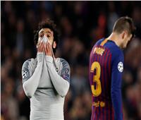 صور| «حسرة وحزن».. رد فعل محمد صلاح بعد هزيمة ليفربول أمام برشلونة