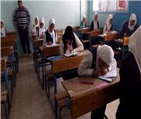 طلاب إعدادية القاهرة يؤدون امتحان الهندسة