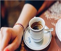 باحثون أمريكيون: شرب القهوة يعمل على تحسين حركة الأمعاء