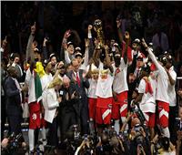 تورونتو رابتورز الكندي يحقق إنجازًا تاريخيًا بفوزه بدوري كرة السلة الأمريكي للمحترفين