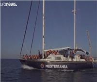 شاهد| إنقاذ 54 مهاجرا قبالة السواحل الليبية