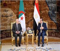 الرئيس السيسي يلتقي نظيره الجزائري بقصر الاتحادية 