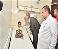 محافظ أسيوط يزور مستشفى الإيمان العام للاطمئنان على حالة المصابين بالتسمم