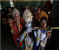 صور| الهند تحتفل بمهرجان «جانامشتامي»