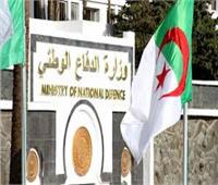 الجيش الجزائري: تدمير 3 قنابل تقليدية الصنع.. وتوقيف 48 مهاجرًا غير شرعي