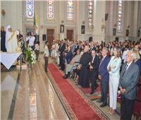 صور| وزيرة الهجرة تشارك في صلوات تجليس وسيامة الأب «هاني باخوم»