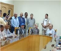 صور| وزير الزراعة يلتقي محافظ كفر الشيخ في زيارته لمحطة البحوث