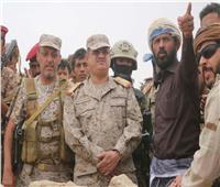 وزير الدفاع اليمني يتفقد الوحدات العسكرية في "نهم" والمواقع الأمامية المحررة