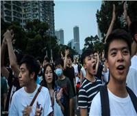 محتجو هونج كونج ينقلون رسالتهم إلى القنصلية الأمريكية