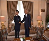 سفير الصين الجديد يقدم أوراق اعتماده للجامعة العربية