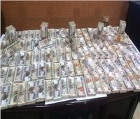فيديو| أمن القاهرة يوجه ضربة لتجار العملة.. ويضبط 2.5 مليون جنيه بحوزة «عصابة مدينة نصر»