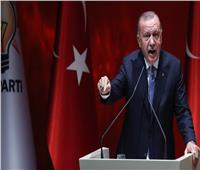 بسيل من الشتائم.. أردوغان يهاجم مذيع قناة فوكس