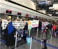صور| متظاهرون يغلقون مكاتب الخطوط التركية بمطارات عالمية