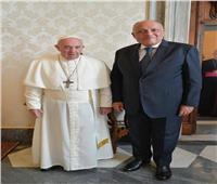 وزير الخارجية يسلم بابا الفاتيكان رسالة من الرئيس السيسي