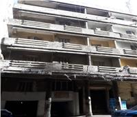 صور| انهيار أجزاء من عقار بالإسكندرية بسبب الطقس السيئ