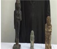 التحقيق مع طالب ضبط بحوزته تابوتا و3 تماثيل بمصر القديمة