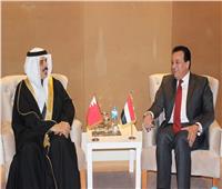 وزير التعليم العالي يلتقي نظيره البحريني لبحث سبل التعاون