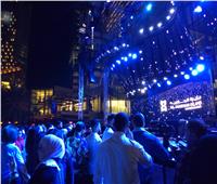 بدء توافد الجمهور على حفل تامر حسني في أبو ظبي