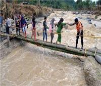 ارتفاع عدد ضحايا الفيضانات بإندونيسيا إلى 53 قتيلا