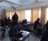 90% من طلاب «ثانية ثانوي» أدوا امتحان العربي إلكترونيًا بالفترة الصباحية