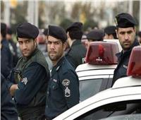 الشرطة الإيرانية تطلق الغاز المسيل للدموع على محتجين وسط طهران
