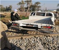 صور| قطار يصطدم بسيارة نقل في قنا دون إصابات