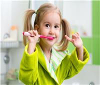 مخاطر تسوس أسنان الأطفال اللبنية وخلعها مبكرًا 